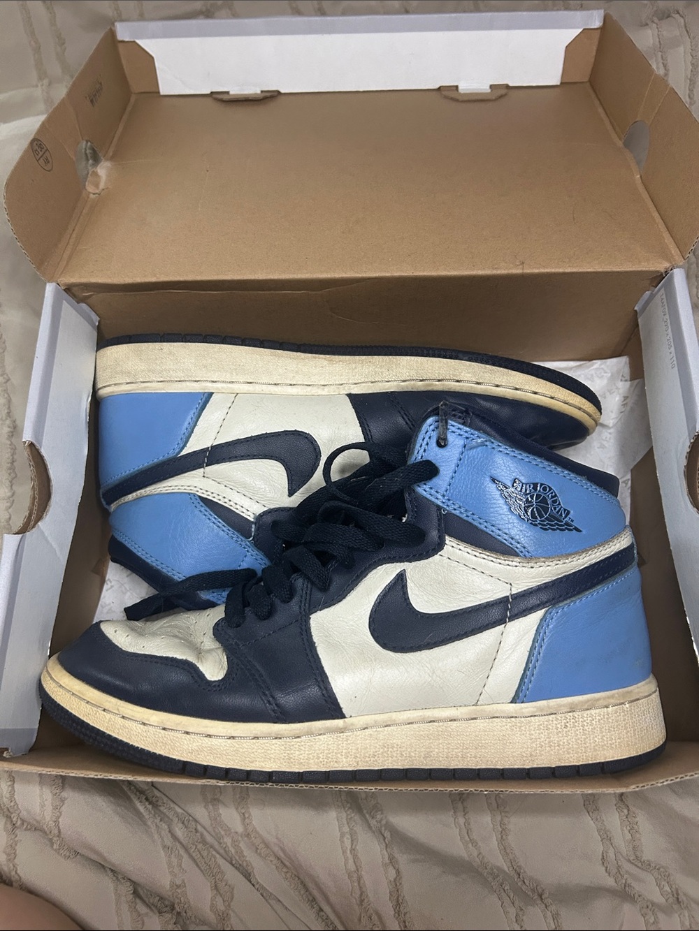 Air Jordan 1 Mid University Blue